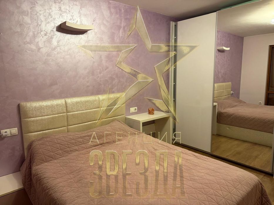 Тристаен с паркомясто в Райски Кът