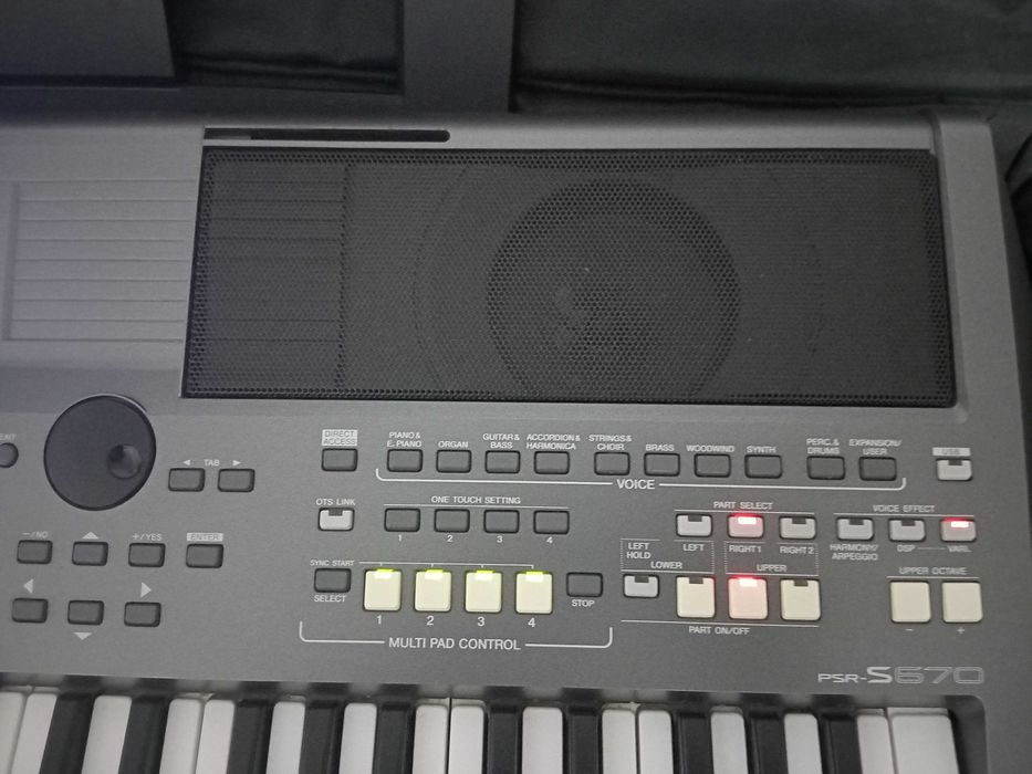 Yamaha psr s670 organ