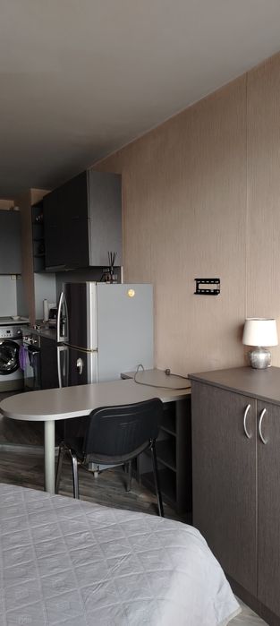 Давам под наем боксониера