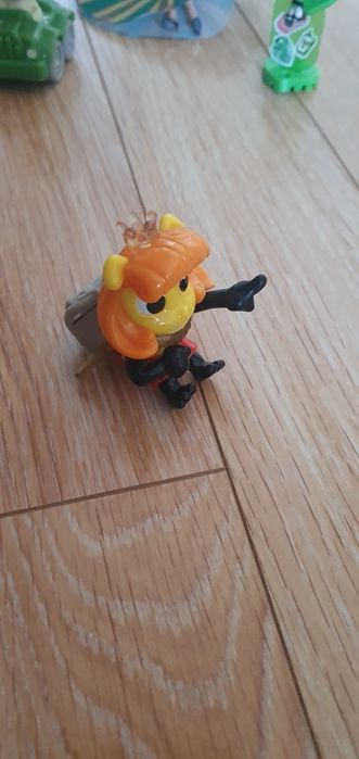 Figurine de colecție din ouă Kinder mari