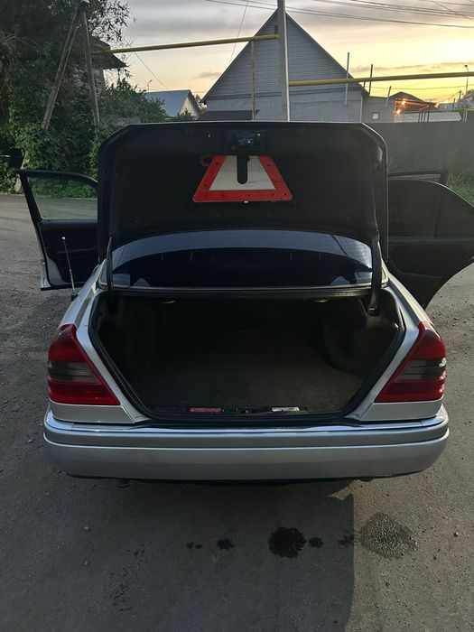 Mercedes C180 W202