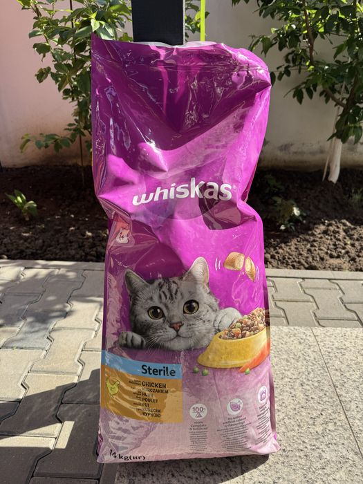 Hrana uscata pentru pisici Whiskas Sterile, Pui, 14Kg