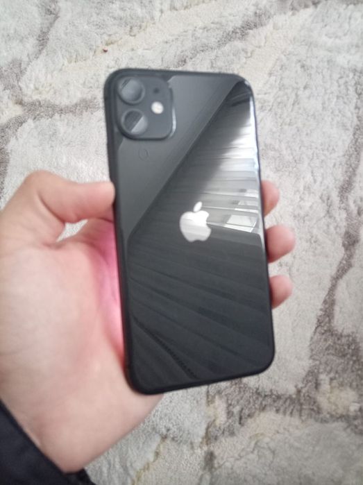 Айфон 11  ГБ:64  Акб: 81