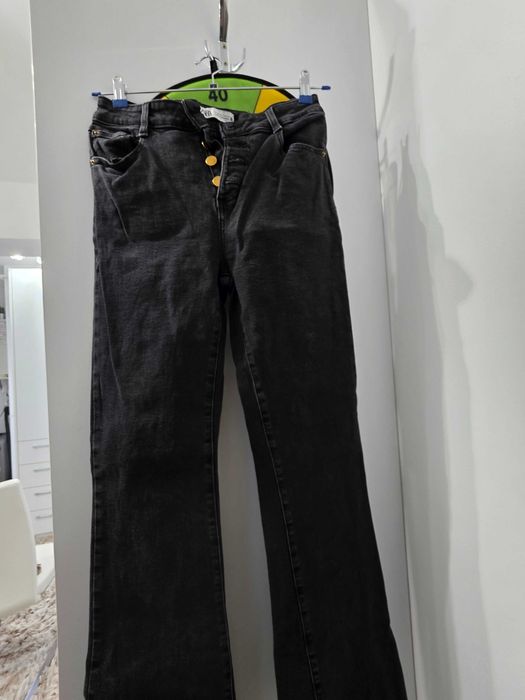 Blugi evazați Zara 38 negru -gri