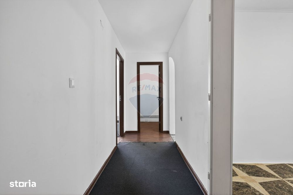 Apartament spațios la casă, renovat, ultracentral Pecica