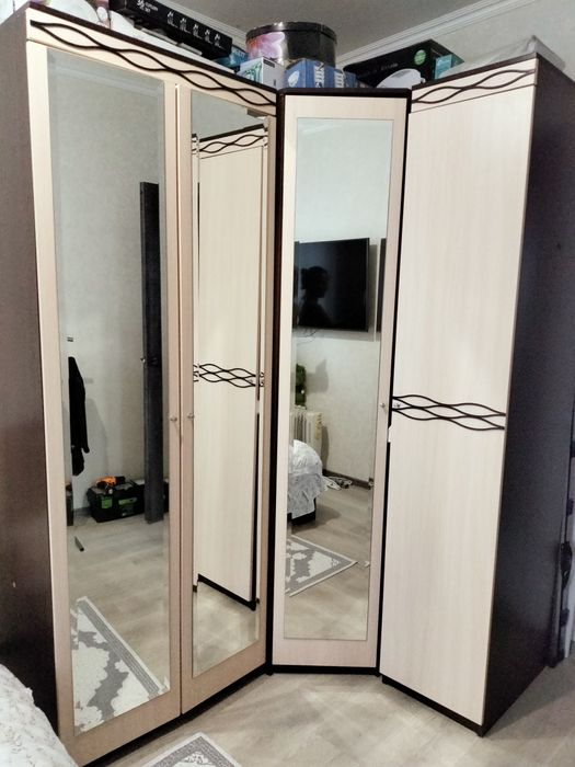 Продам спальный гарнитур в отличном состоянии.