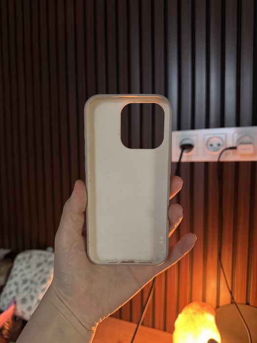 Чехлы на iPhone 15 pro