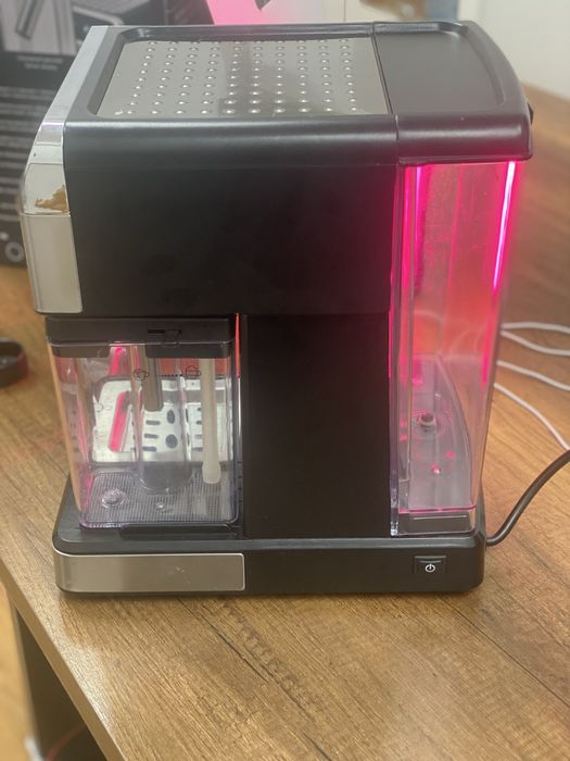 Кофемашина Polaris с капучинатором