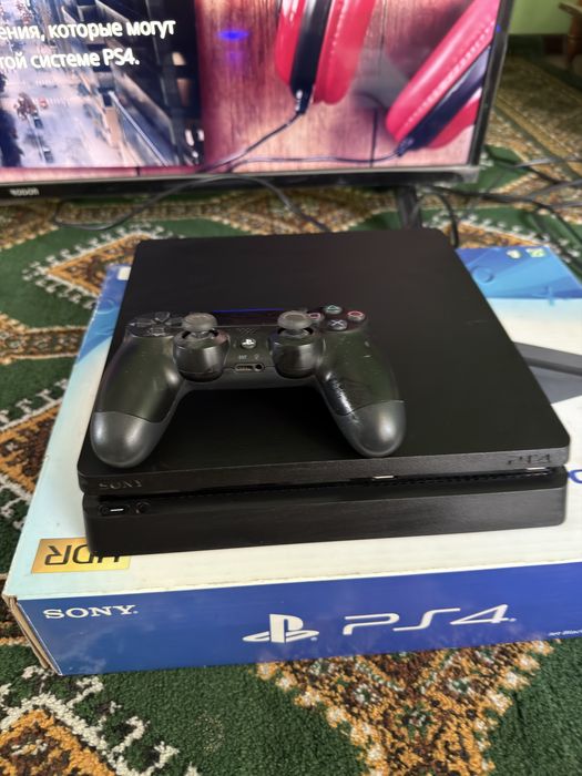 Ps4 slim 1тб с играми и в подарок новый джойстик