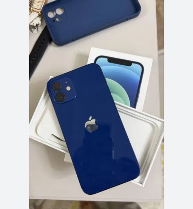 Продам Айфон 12 128 гб