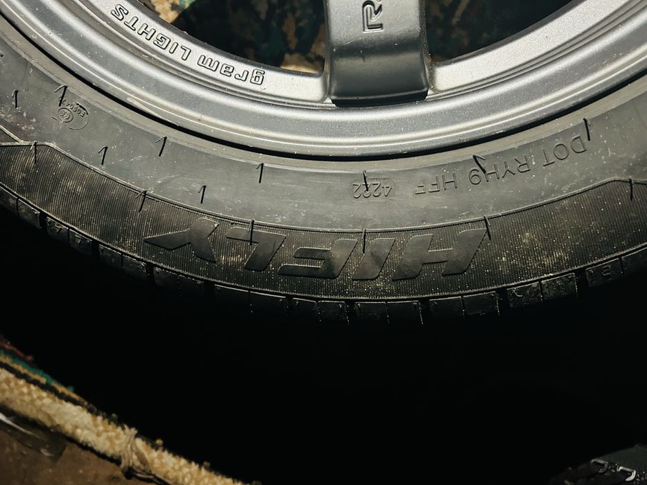 Продам шины 215/55/17 в сборе 4шт