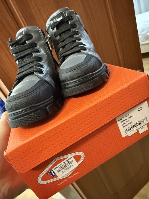 Продам зимние ботинки на мальчика