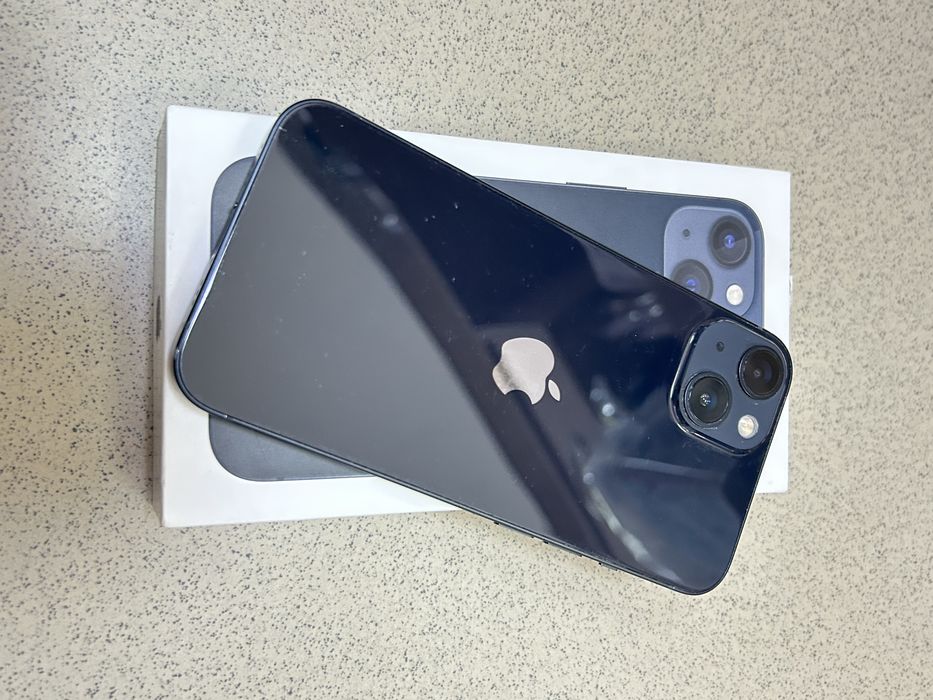 Продаю Iphone 13
