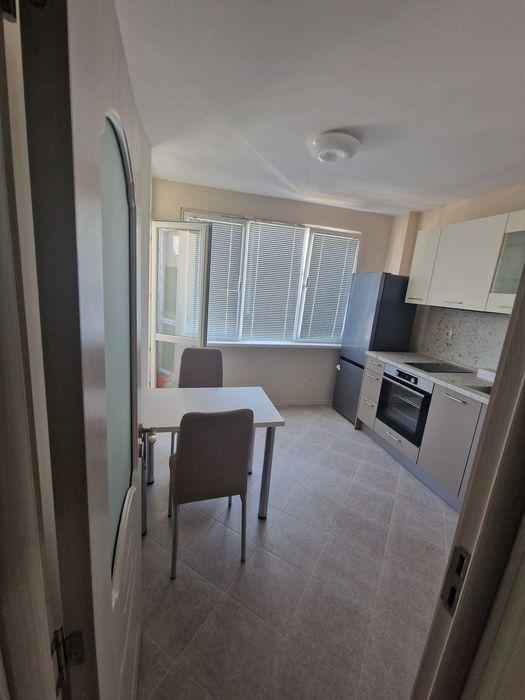 Дава се под наем Двустаен апартамент в Бургас, Славейков - 40 кв.м за 331.5 € - Снимка #2