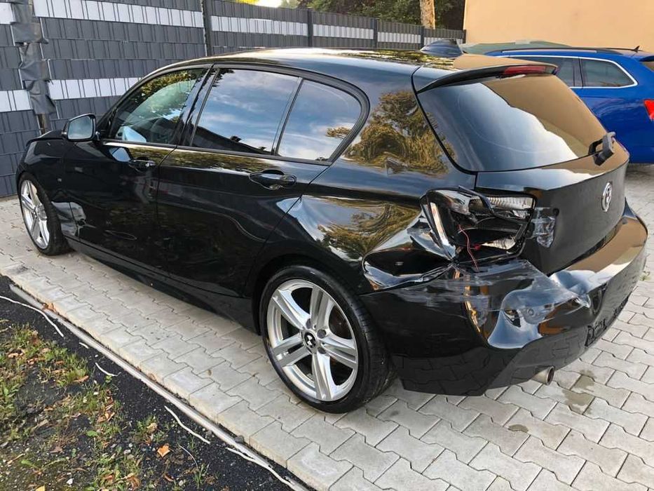BMW Seria 1 118D M packet Automat Xenon Trapa PDC HarmanK NBT AVARIAT