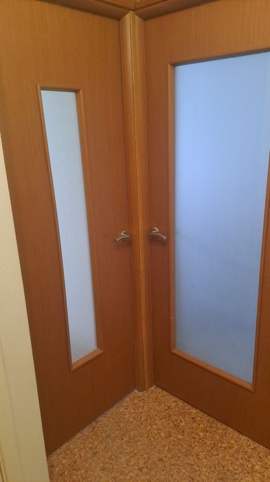 Продам межкомнатные двери б/у