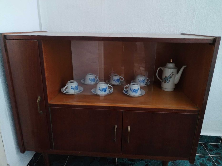 Ретро шкаф запазен