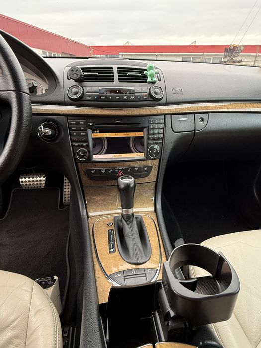 Mercedes e class w211