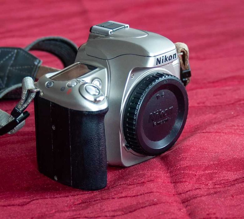 Пленочный фотоаппарат Nikon F55