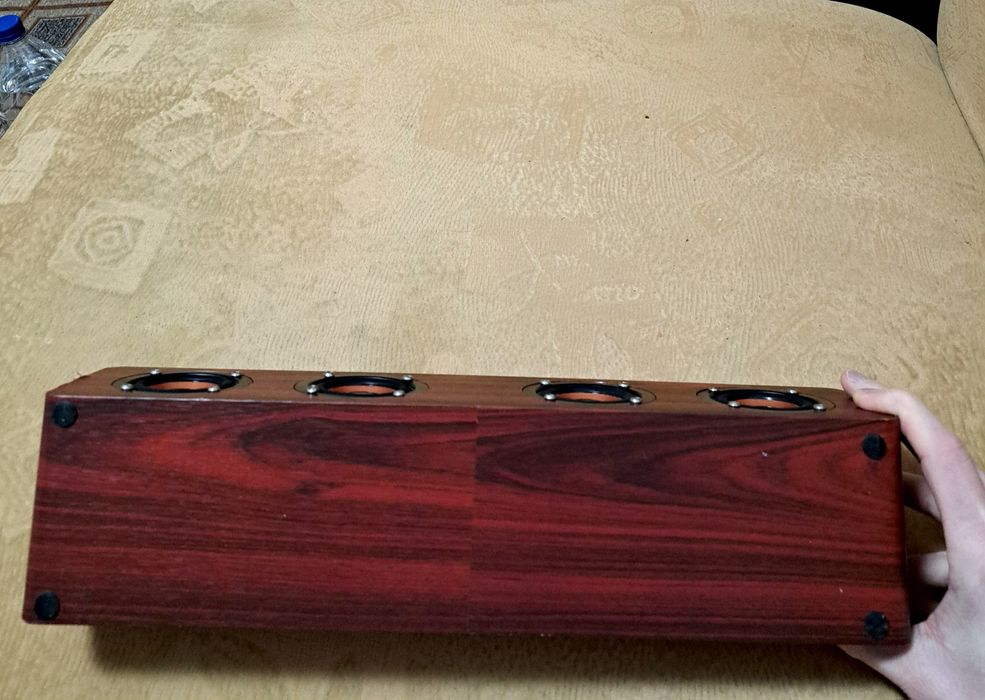 Vând urgent boxă din lemn