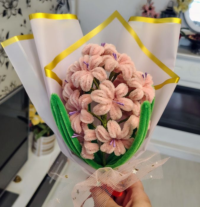 Buchet zambile din sârmă plușată