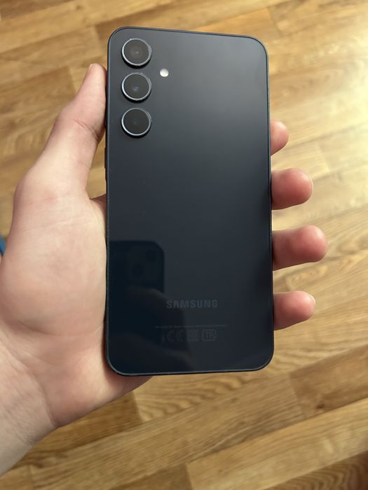 Samsung A35 5G 256 гб в идеальном состоянии