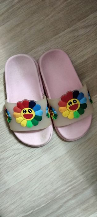 Продам детскую обувь