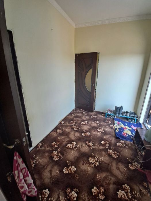 Zarafshon shahar 19 mikrorayonda 5sotixli hovli sotiladi