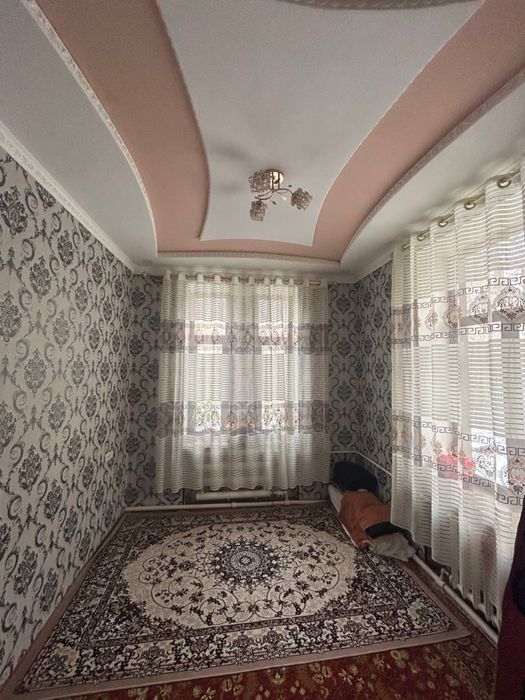 Продается 3 комнатная квартира  1 этаж  2 этажного дома