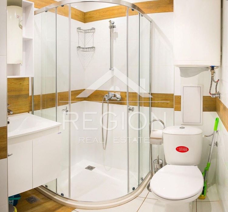 Дава се под наем Едностаен апартамент в Варна, Червен площад - 35 кв.м за 433.5 € - Снимка #3