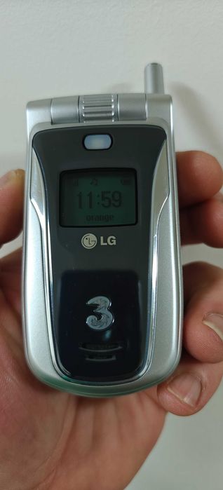 Telefon cu clapeta LG U8130 impecabil