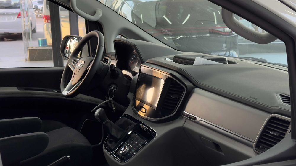 JAC M4 микроавтобуси