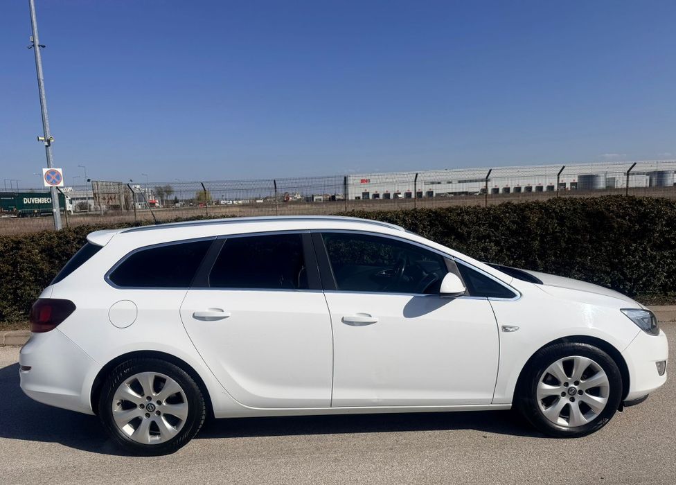 Opel Astra J Sports Tourer 2012 | 1.7 Diesel 110CP E5 | Clima/Pilot/Senzori