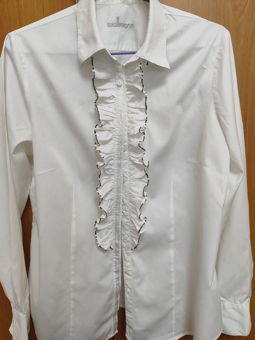 Рубашки белые, пиджак