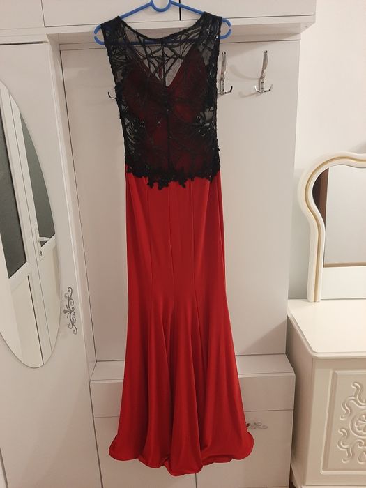 Дълга официална рокля