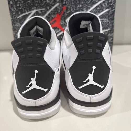 Sneakers Jordan4 Military Black cu eticheta (nu Nike, Gucci, Adidas, Balenciaga)