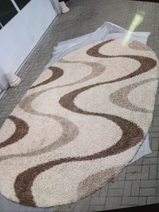 Vând covoare foarte putin folosite