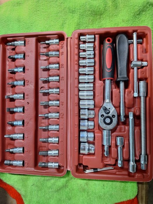 Vand trusa de scule!