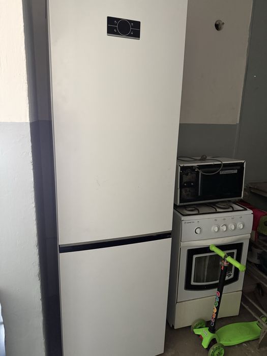 Продам холодильник