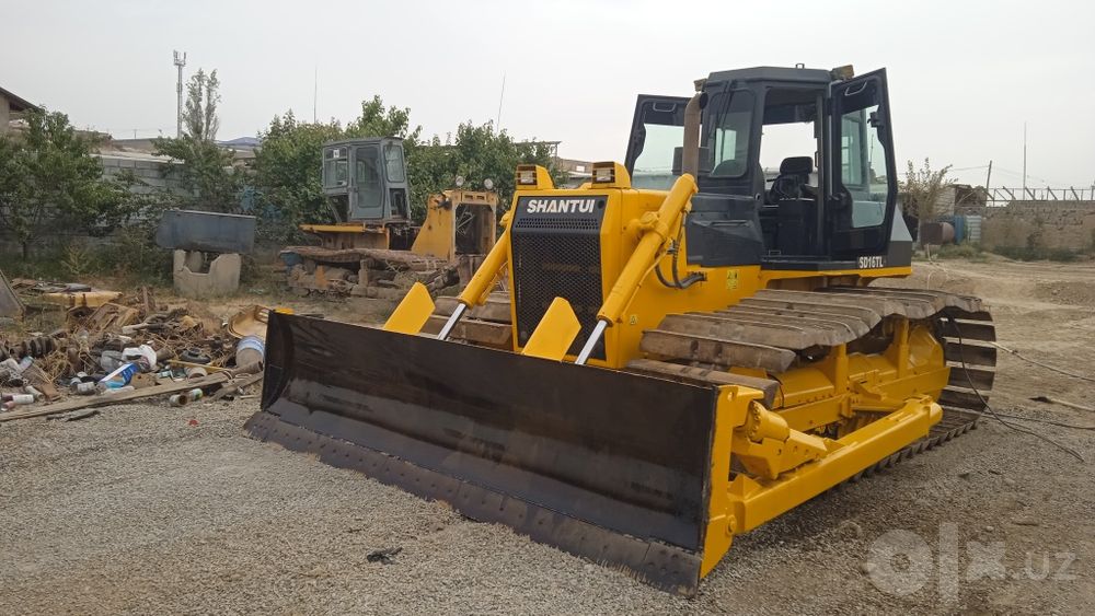 Arenda buldozer shantu sd 22 sd 23 bor