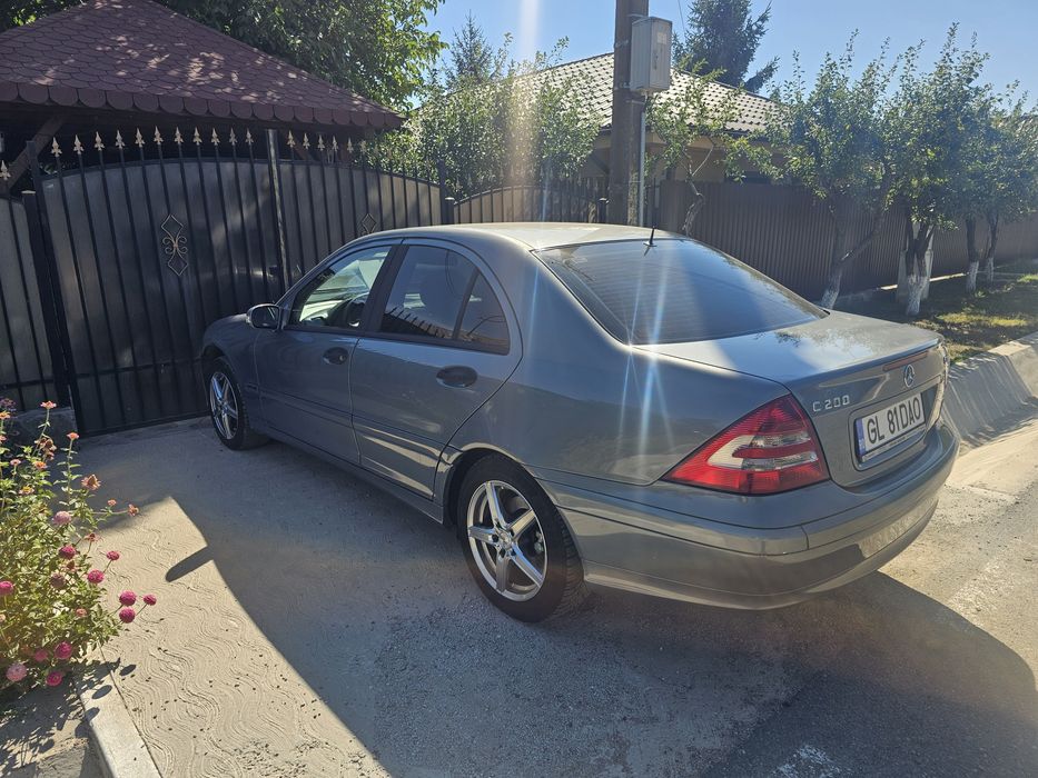 MERCEDES-BENZ C-Class 2004 — imagine 2
