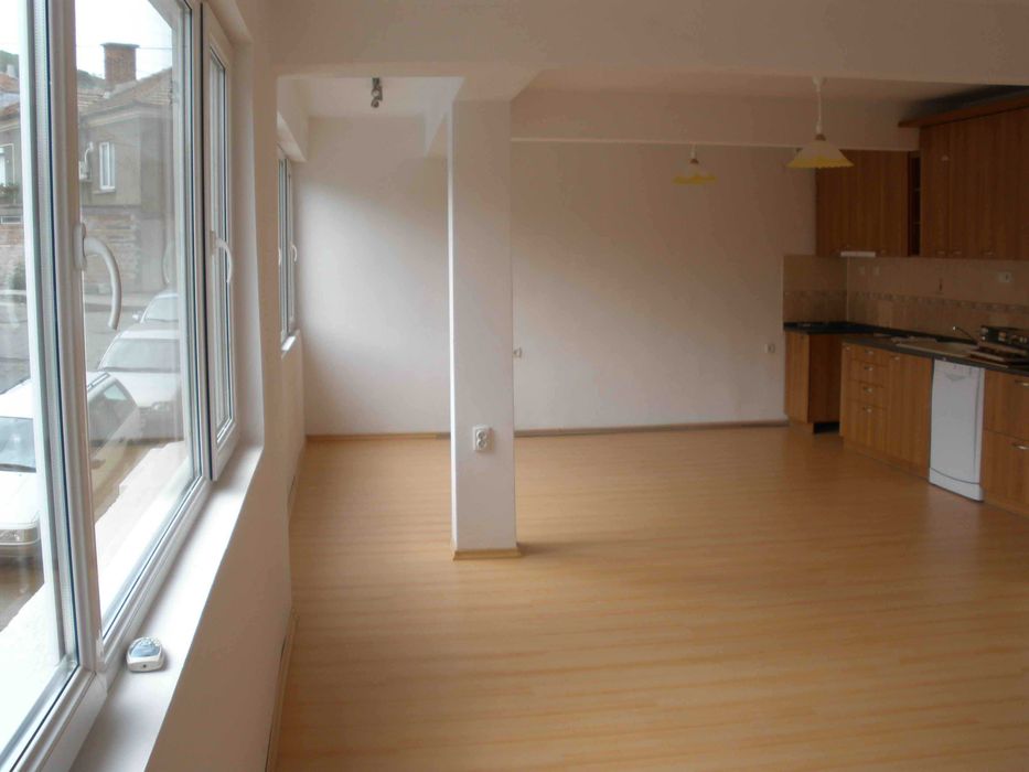 Жилищна сграда в Карнобат,обл.Бургас