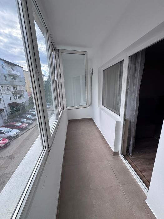 Inchiriez apartament 3 camere