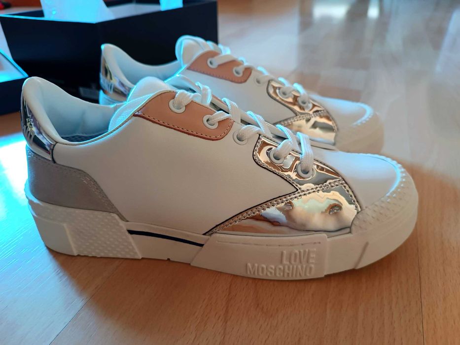 Дамски кецове/сникърси Moschino, 40 номер, оригинални