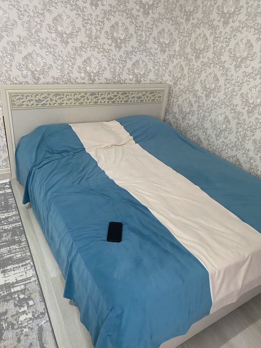 Продам спальный гарнитур