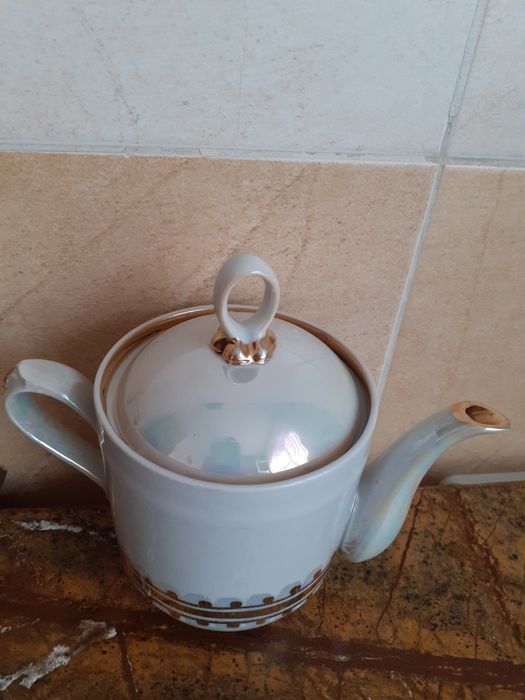 Продам  разную посуду.