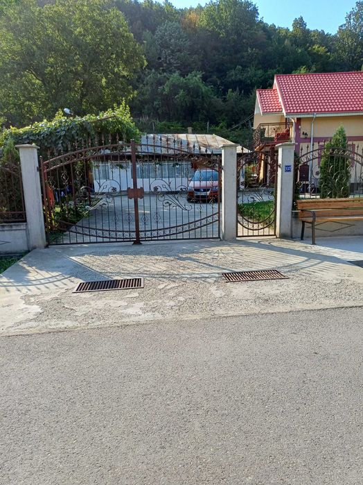 Garduri si porti din panouri stil jaluzele si alte modele disponibile