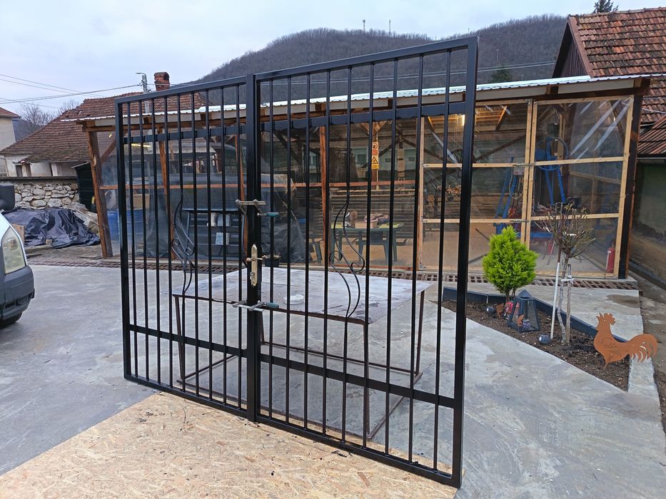 Fac porți pe comanda