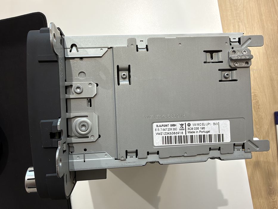 Radio CD original VW RCD 510 touchscreen – Passat B6 – cod 3C8 035 195