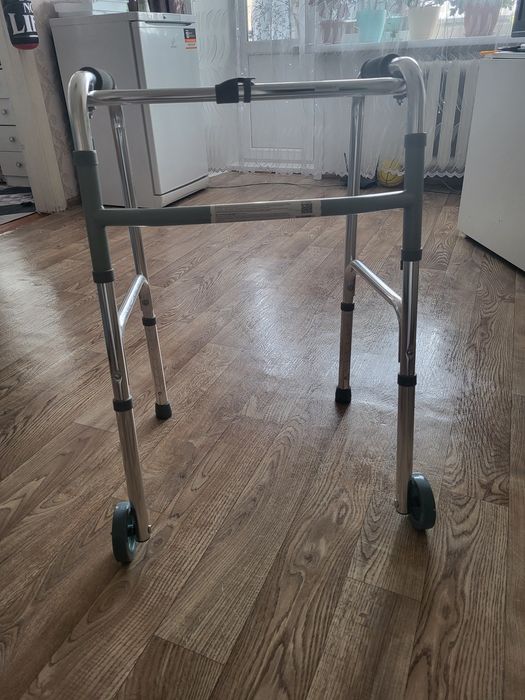 Продадим взрослые ходунки